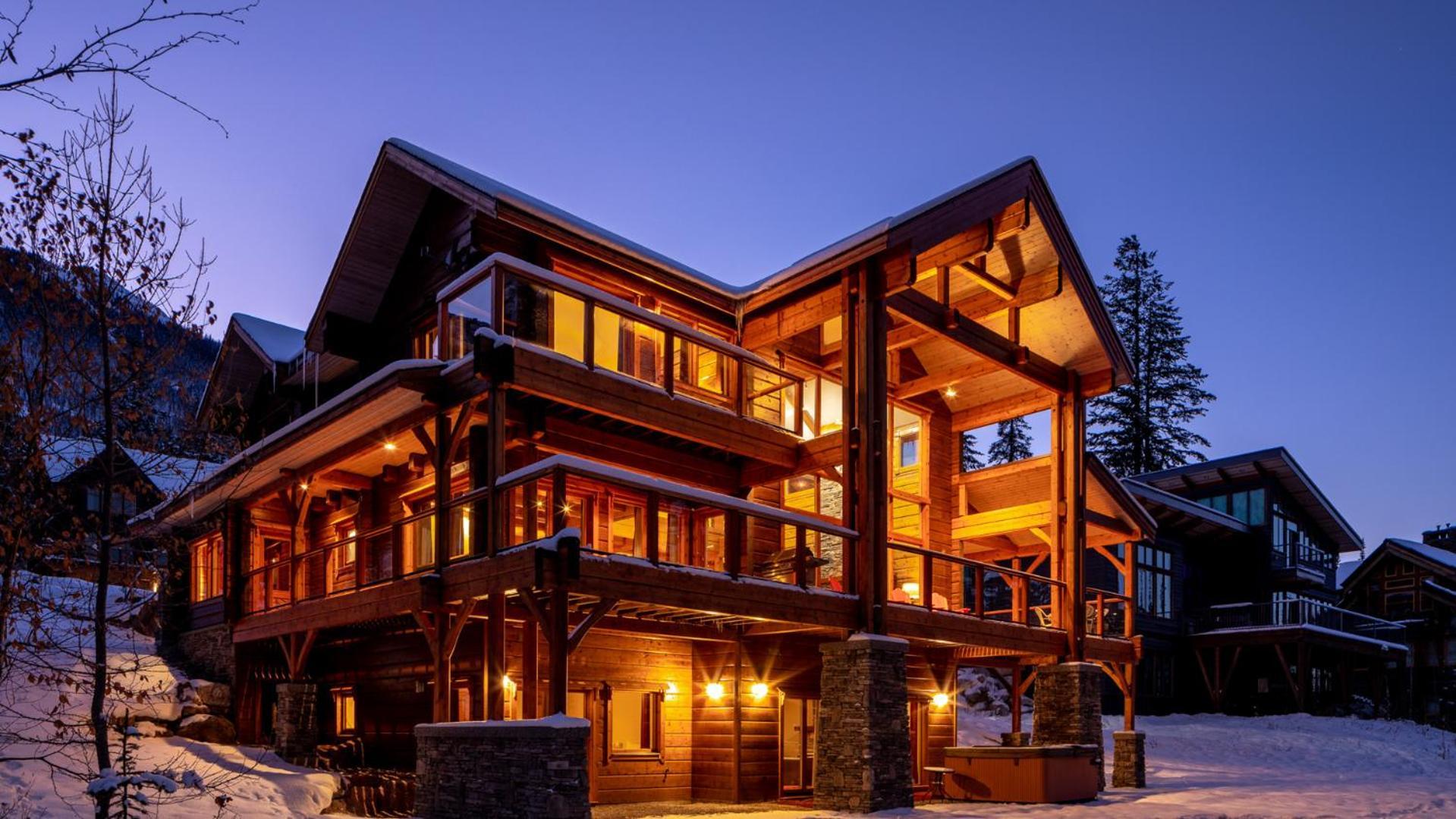 Lush Mountain Accommodations Golden Exteriör bild