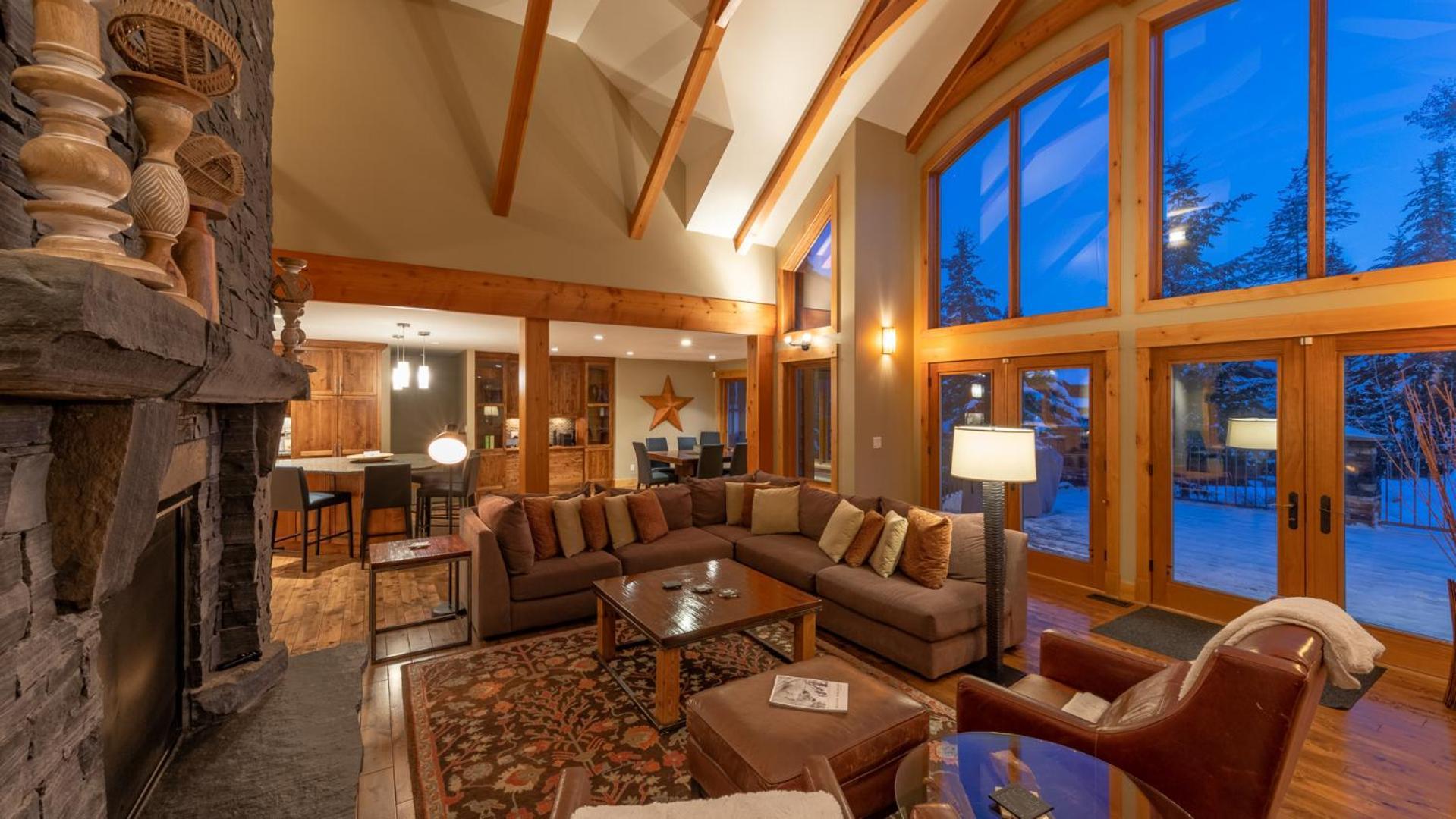 Lush Mountain Accommodations Golden Exteriör bild