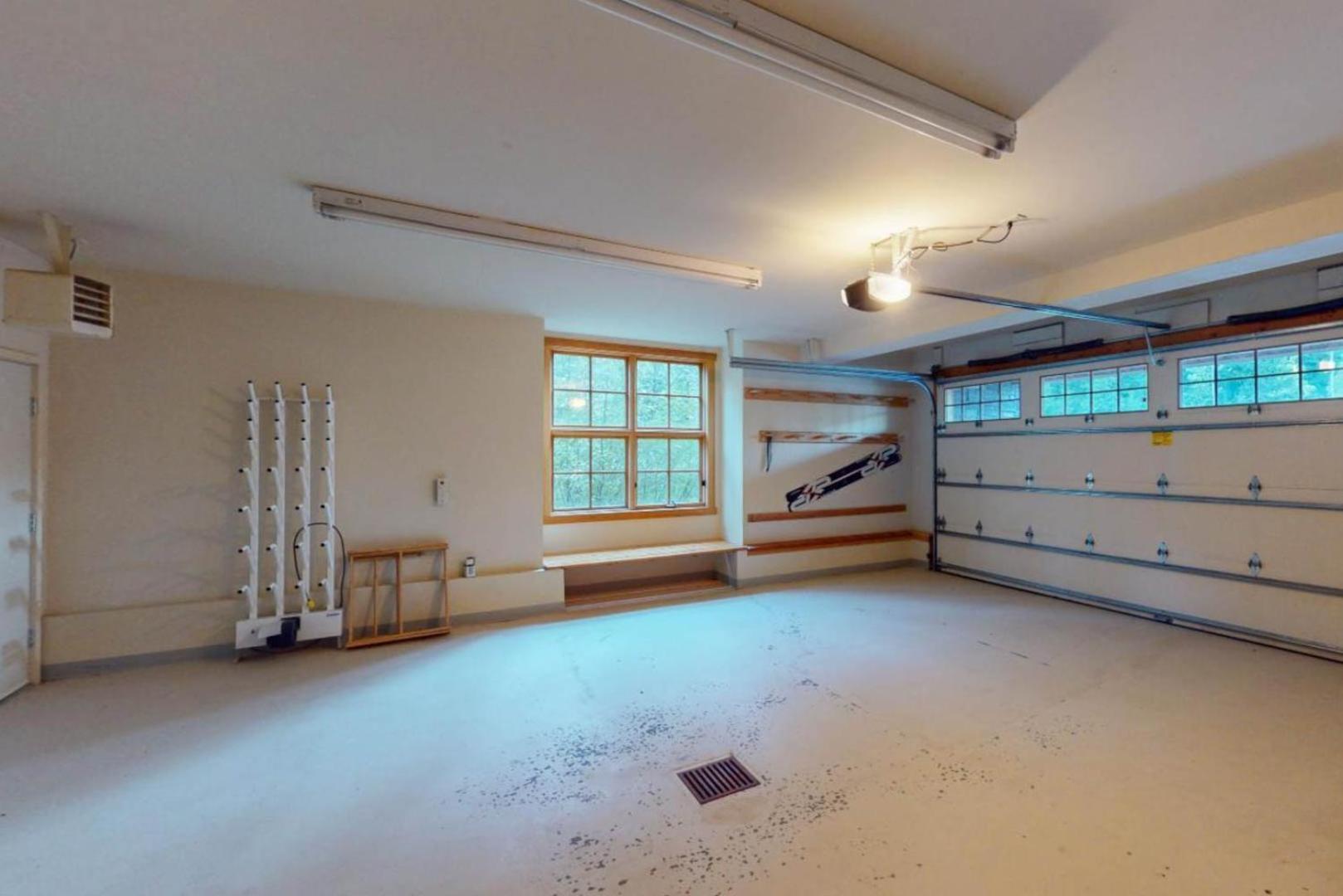 Lush Mountain Accommodations Golden Exteriör bild